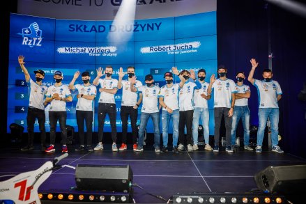 FOTORELACJA Z PREZENTACJI DRUŻYNY 7R STOLARO STAL RZESZÓW